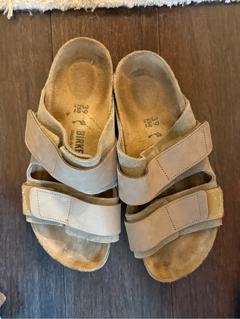 Birkenstock Uji Nubuck-Suede Taupe Slides